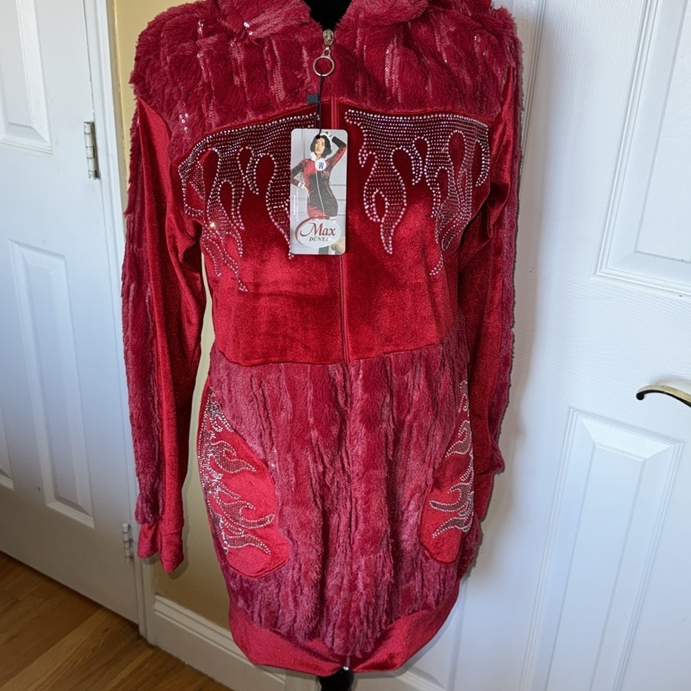 BRAND NEW HOLIDAY SET WOMENS SIZE MEDIUM VERY COZY AND luxurious - Picture 7 of 13